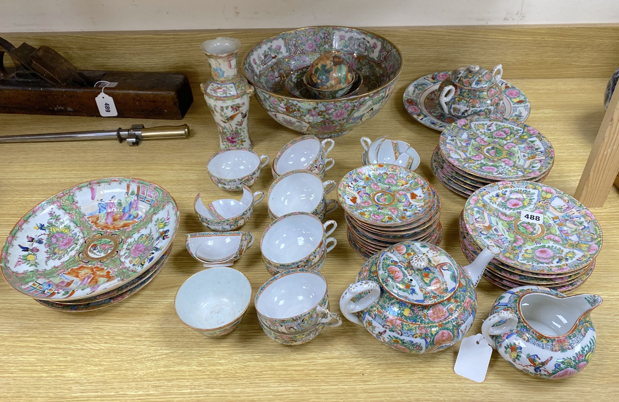 A quantity of Chinese famille rose porcelain